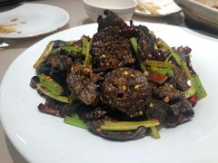 -老码头黑皮肘子锅包肉(赣水路店)