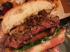 鹅肝牛肉汉堡-Cooking Man(中懋天地店)