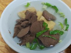-松树干拌面店