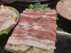 -茅草房·河畔园林火锅