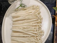 -红鼎豆捞·非遗鲍皇汤火锅(宝丰路店)