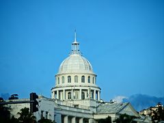 -亚龙湾中心广场