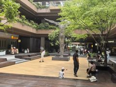 -瑞虹新天地月亮湾
