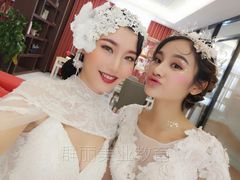 -群丽化妆摄影美甲纹绣培训学校
