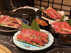 -山川小町·极番烧肉(新地假日广场店)