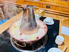 -果松木炭酸菜铜火锅·外婆参鸡汤