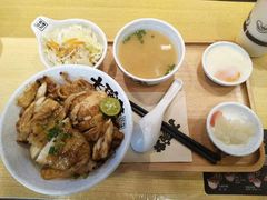 -熊吞·大碗丼烧肉饭(济宁万达广场店)