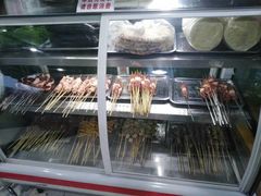 面包甜点陈列柜-一只羊烤肉(金沙遗址店)