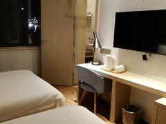 -柏曼酒店(合肥国购广场三里庵地铁店)