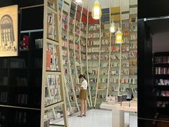 -钟书阁(松江泰晤士小镇店)