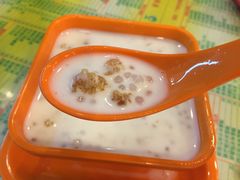 椰汁西米鲜奶桃胶-顺记冰室(宝华路店)