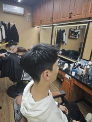 -纯剪男士理发馆·烫染专业店