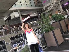 -ROAST coffee & eatery