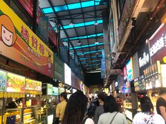 -泰龙城小吃街