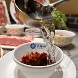 汤是清水涮！就代表羊肉是最好的！要是来点老北京糊饼