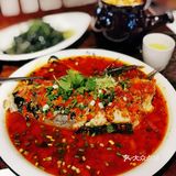 黑龙潭剁椒大鱼头🐟，🌶️辣安逸了！
