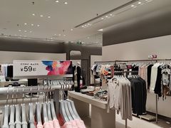 -URBAN REVIVO(西安Momopark店)