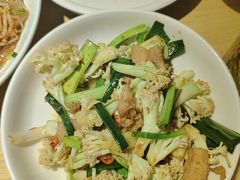 -关东小磨东北菜(上海长风大悦城店)
