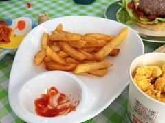 -哟吼艺术餐厅·亲子·生日宴