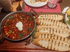 鹰嘴豆肉酱配烤面包酸奶油-ZAFFERANO西班牙海鲜饭(上海首店)