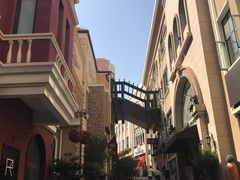 -鲁邦国际风情街(麦世达韩国精品百货店)