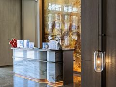 -深圳国际会展中心希尔顿酒店(前海华发冰雪世界店)