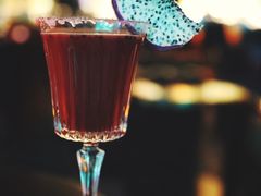 日本姑娘-TIPTOP BAR酒吧(欧亚新生活广场店)