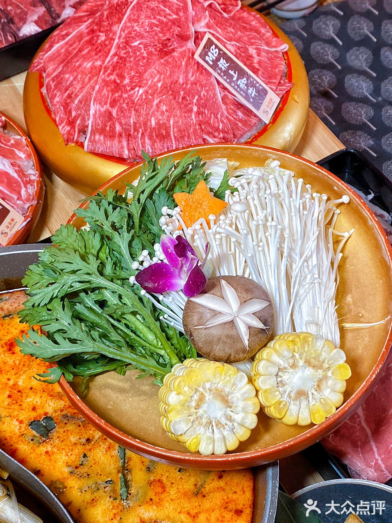 冬日里无法拒绝的美食，和牛寿喜锅，热气腾腾，好温暖