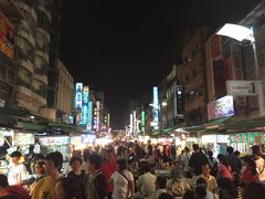 -六合夜市