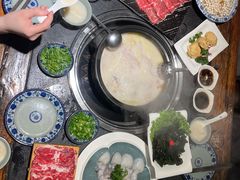 -大匠工房古船木艺术餐厅·猪肚鸡专门店(长白仙岛店)