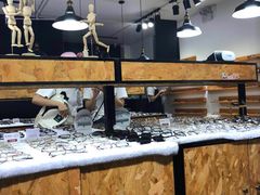 -罗伯特眼镜·蔡司官方授权(罗湖国贸店)