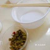 吃完才想起来拍照，都是家常的早点，套餐里有煎蛋和小菜