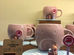 草莓车站马克杯-星巴克(迪士尼小镇店)