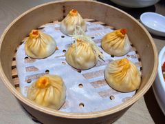 手拆蟹粉小笼包-苏小柳点心·手作小笼包(浦东嘉里城分院)