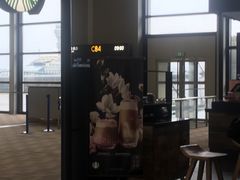 门面-星巴克(浦东机场T2到达店)