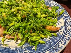 -Cuc Gach Quan Restaurant