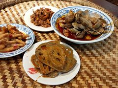-爆炸头阿姨小四川正宗川味小吃(无任何分店)