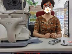 -美式眼镜·授权蔡司.依视路.尼康.豪雅.明月(人民广场店)