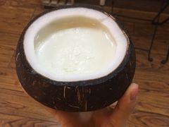-志龙皇冠吃货椰子铺