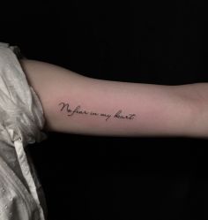 -木子·纹身店TATTOO穿孔·洗纹身