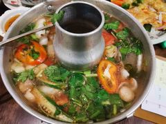 -大头虾越式风味餐厅(光明广场店)