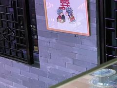 -虾弄弄海派小龙虾·牛羊蝎子火锅