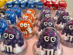 -m豆巧克力世界(上海世茂广场店)