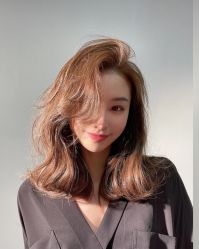 -BULB STUDIO 巴柏明星发型工作室