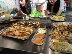 -马路牙子地桌烤肉(工体店)