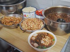 -矮子粉店1985·长沙米粉(湘春路店)