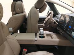 -理想汽车(世纪汇店)