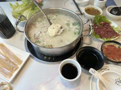 -德林酸菜鱼火锅(南丹店)