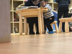 -小门牙好性格托育(北外滩中心)