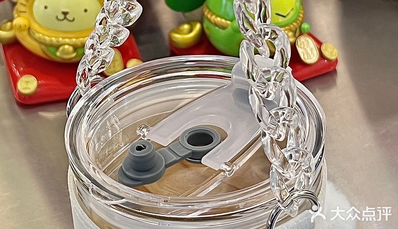 青岛·拜托!猛男提着这个小白杯超拉风好嘛